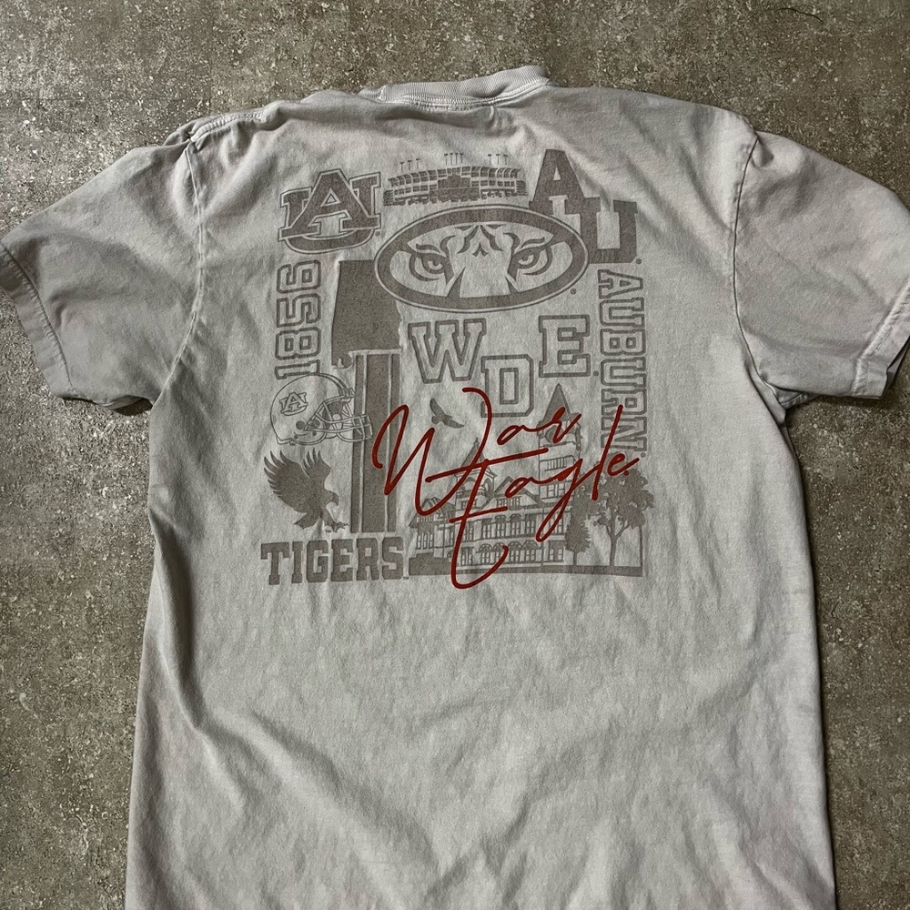 Auburn University Group of 4 Women’s Tshirts - Picture 10 of 10